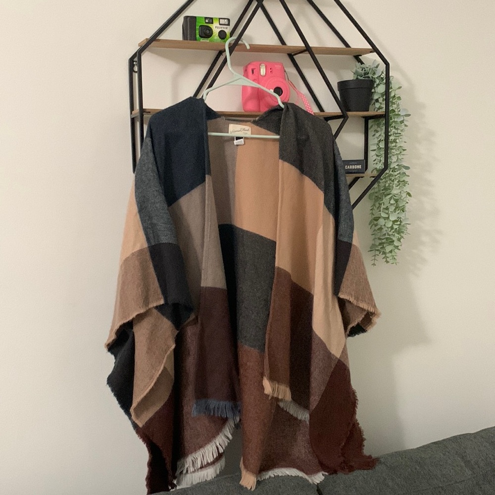 Universal Thread Shawl